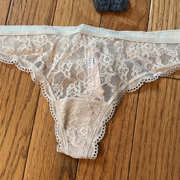 Victoria Secret Thongs - Picture 2 of 8